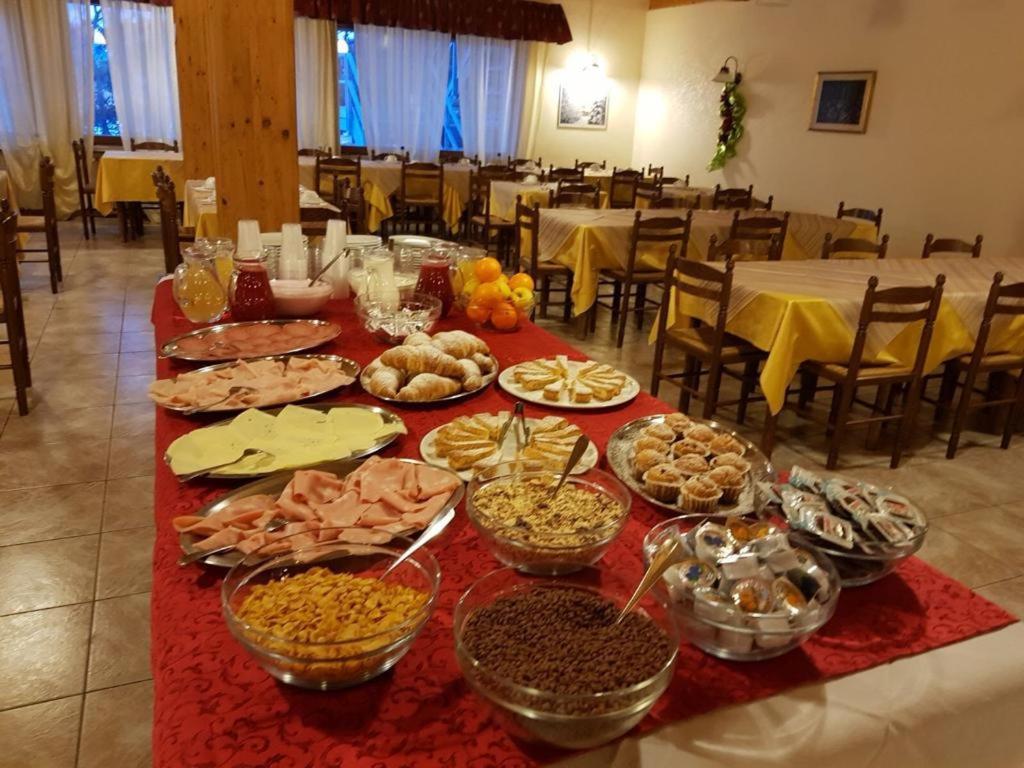 Royal Hotel Paolino Cavareno Zewnętrze zdjęcie