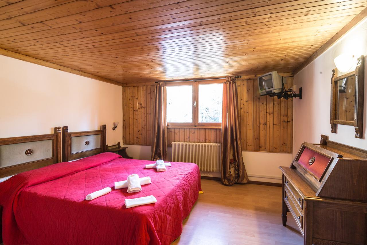 Royal Hotel Paolino Cavareno Zewnętrze zdjęcie